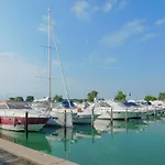 1 Bedroom Awesome In *