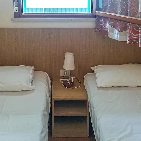 1 Bedroom Awesome In Appartement